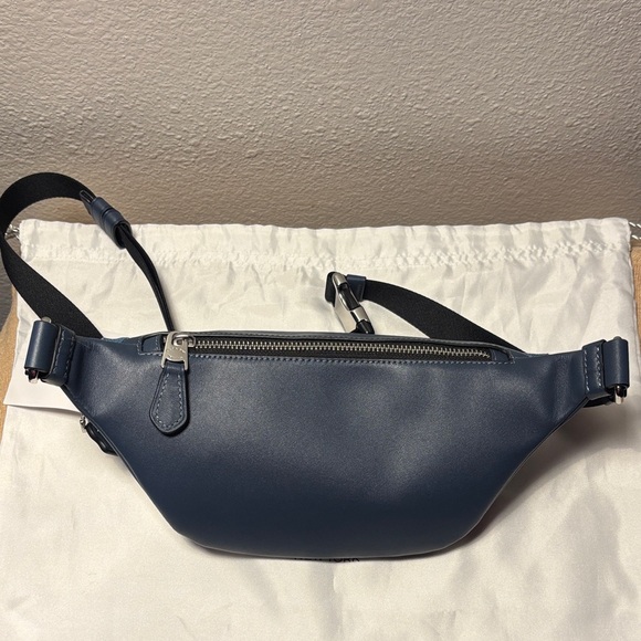 Coach NWT Warren Mini Belt Bag
In Signature Denim - Picture 3 of 4